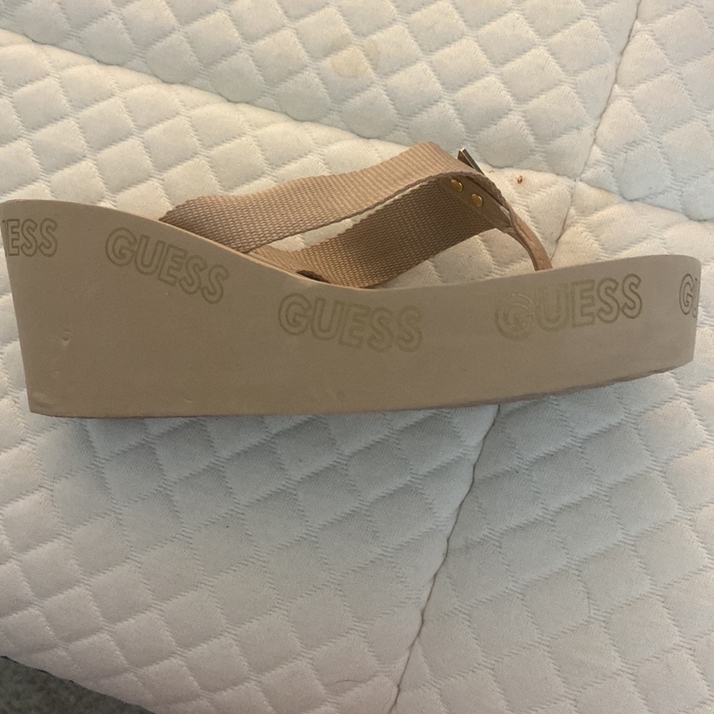 Guess - Picture 3 of 3